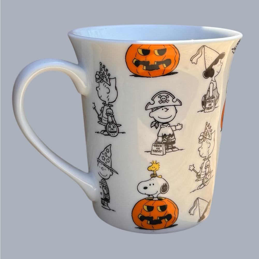 Peanuts Snoopy Halloween mug